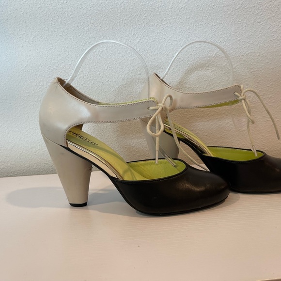 Seychelles Vintage Retro Tie Heels - Picture 9 of 10